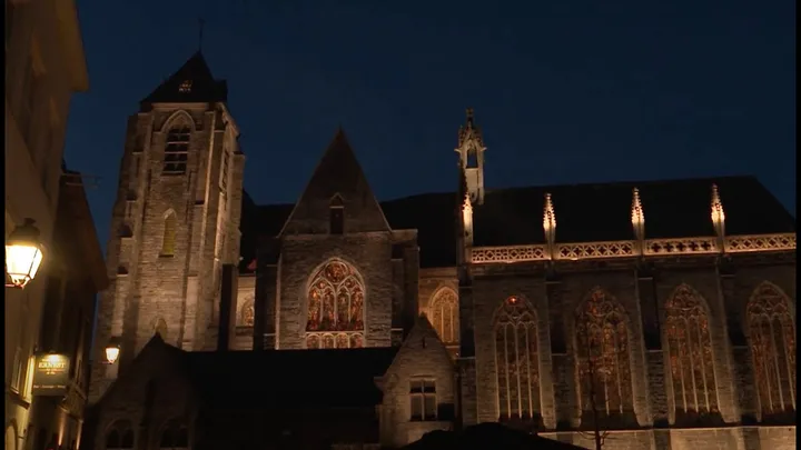 Église baignée de lumière